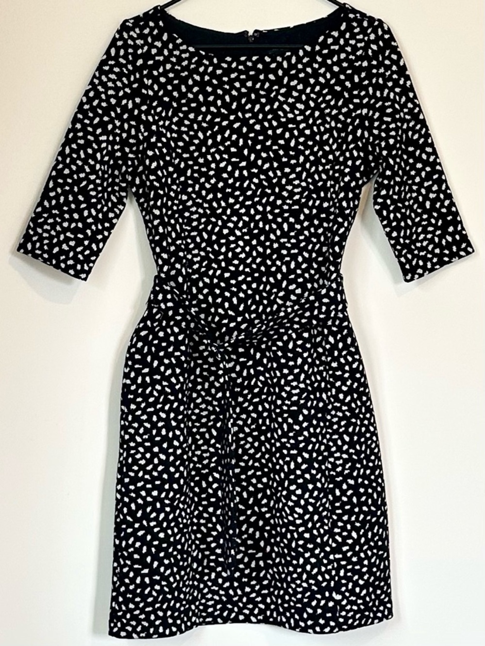 Ann Taylor Black Textured Dress with White Abstract Dot Print - Size: 10